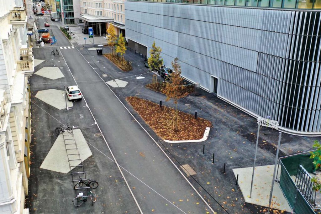 Outdoor areas Paracelsusbad and Auerspergstraße